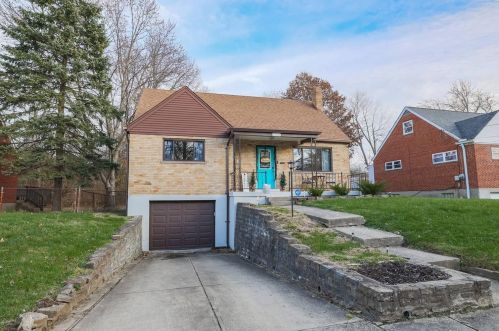 6490 Golfway Dr, Cincinnati, OH 45239-5621