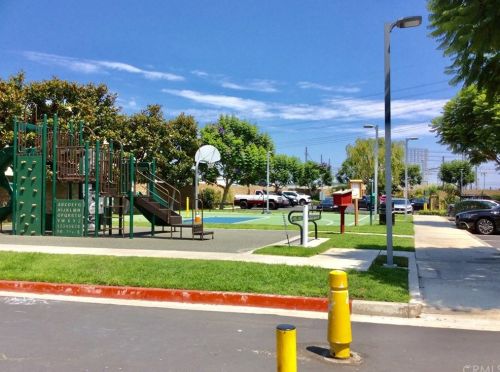 5401 149th Pl, Hawthorne CA  90250-8387 exterior