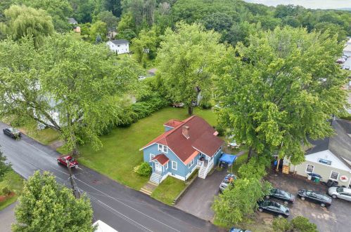 11 Addison St, Laconia, NH 03246-3628