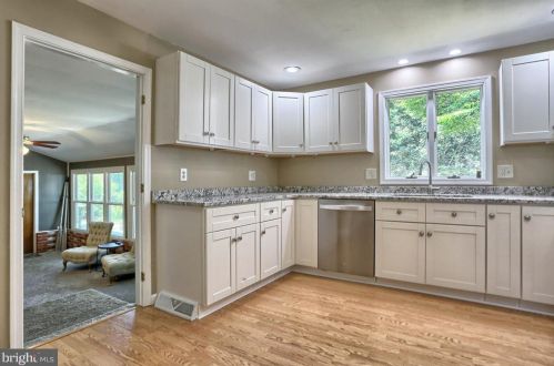 126 Cedar St, Carlisle PA  17013-2201 exterior