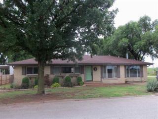 18 Hillcrest St, Perry, OK 73077-7012