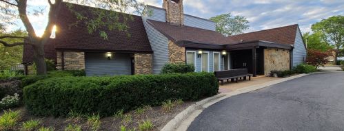 648 Lakeside Circle Dr, Wheeling IL  60090-5326 exterior