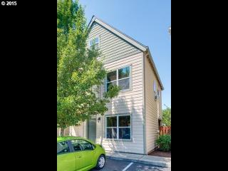 2225 89 Ave, Portland OR  97266-5525 exterior