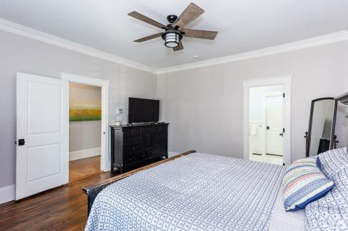 1355 Mercer Ave, Atlanta GA  30337-1516 exterior