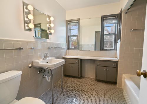 448 Westwood Dr, Minneapolis MN  55422-5272 exterior