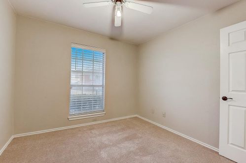 1422 Mapleview Dr, Carrollton TX 75007-6019 exterior