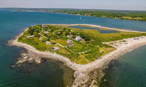 15 Pointview Dr, Tiverton, RI 02878-4902