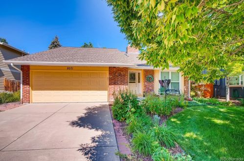 8071 Rosemary Ct, Englewood, CO 80112-3225