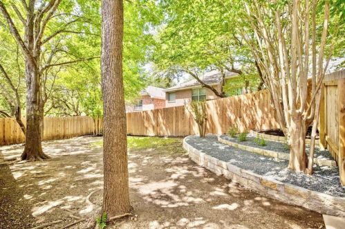 12524 Canyon Glen Dr, Austin TX  78732-2022 exterior