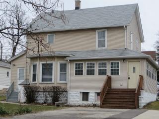 304 Hutchins St, Joliet, IL 60435-4337