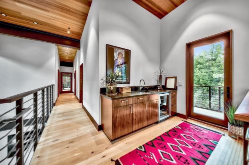 16150 Pine St, Truckee CA  96161-3754 exterior