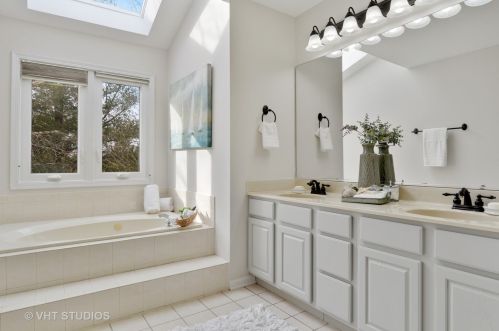 385 Aristocrat Dr, Lemont IL  60490-3189 exterior