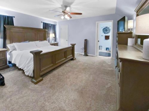 221 Pecan Est Rd, Angleton TX 77515-8463 exterior