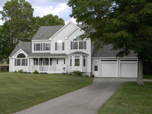 1 Country Ln, Kingston, NH 03848-3203