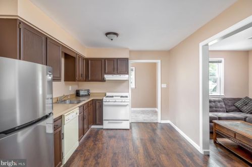 15 Delaware Ave, Trenton NJ  08628-2002 exterior