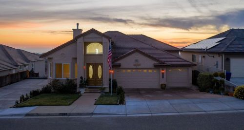 10515 Ridgecrest Dr, Jackson, CA 95642-9348