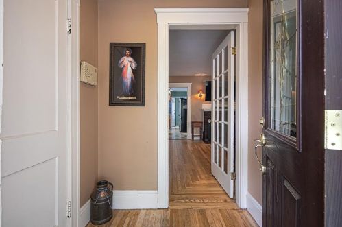 101 Modena Ave, Providence, RI 02908-2014