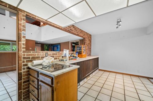 241 Fairwood Dr, Lemont IL  60440-2810 exterior