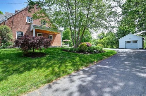 541 Middle Rd, Farmington, CT 06032-2083