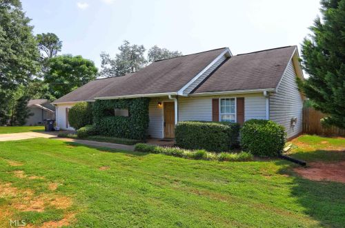188 Kings Ct, Jackson, GA 30233-2155