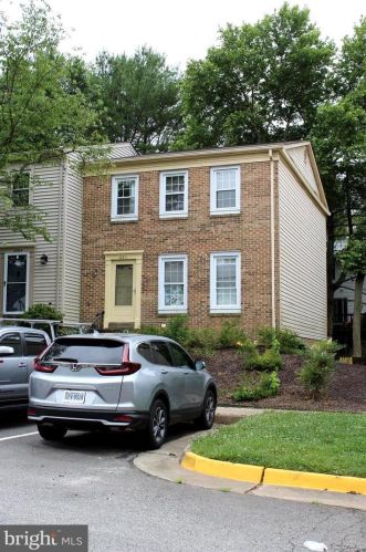 10211 Heron Pond Ter, Springfield VA  22015-3720 exterior