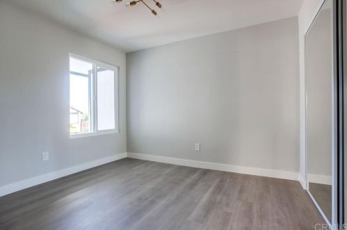 1461 Darwin Dr, Oceanside CA  92056-3042 exterior