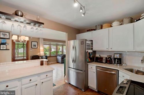 841 Cedar Ave, Tavistock NJ 08033-1011 exterior