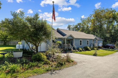 309 Western Ave, Henniker, NH 03242-3484