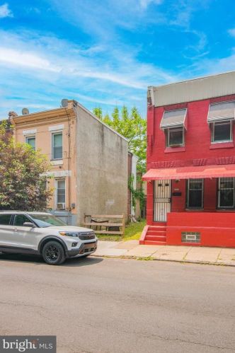 2422 13th St, Philadelphia, PA 19133-1128