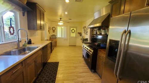 36 Mt Vernon Ave, Riverside CA  92507-1222 exterior