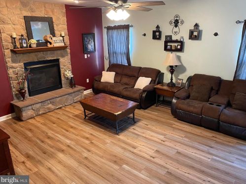 2258 Water Garden Dr, Hanover PA 17331-8319 exterior