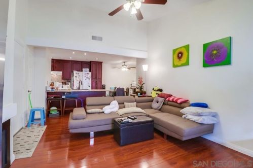9249 Village Glen Dr, San Diego, CA 92123-5432