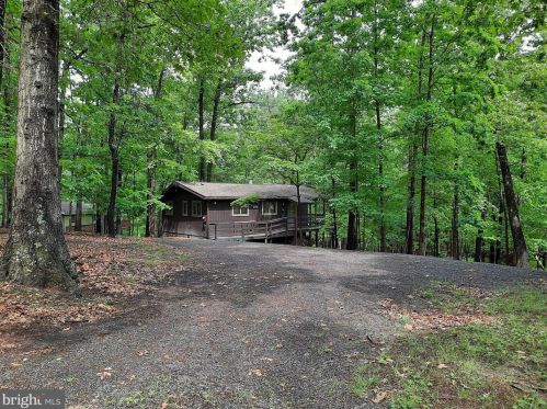 184 Pileated Woodpecker Ln, Hedgesville, WV 25427-5319