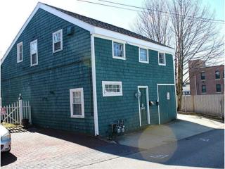 23 Gidley St, Middletown, RI 02840-3443
