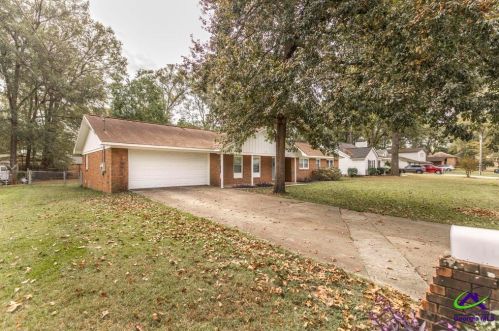 612 Clemson Dr, Warner Robins, GA 31093-1151