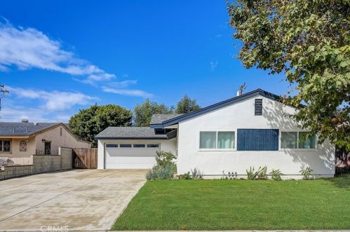 10381 Longden St, Cypress, CA 90630-4416