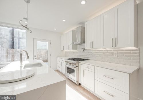 432 Manton St, Philadelphia PA 19147-5216 exterior