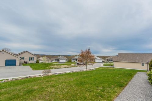 14 Snowbird Dr, Killingly CT  06239-1542 exterior
