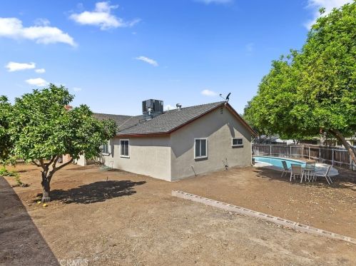 5550 Gloucester Way, Riverside CA  92506-3425 exterior
