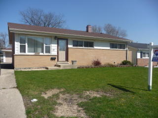 37 Grant Dr, Addison, IL 60101-3529