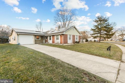 33 Marblestone Ln, Willingboro, NJ 08046-2809