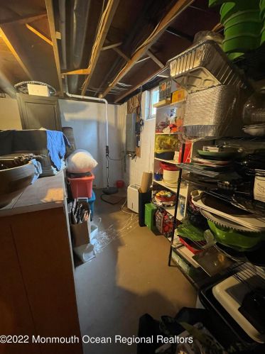 95 Oak Hill Rd, Middletown NJ 07748 exterior