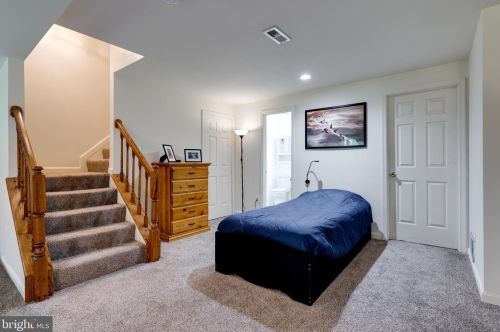 8725 Stone Hill Pl, Springfield VA  22153-1718 exterior