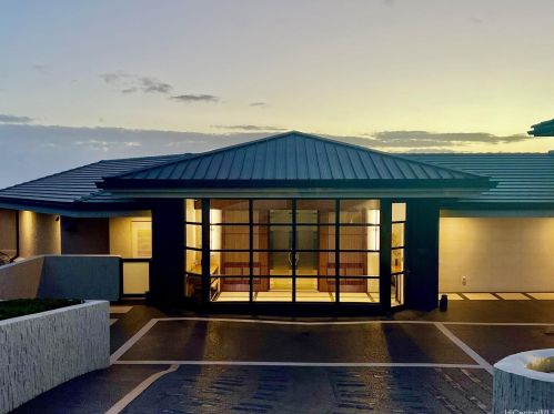 360 Puuikena Dr, Honolulu HI  96821-0025 exterior