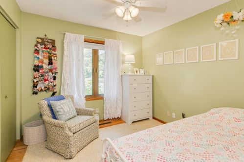 1033 Carlton Dr, Saint Paul MN  55126-8127 exterior