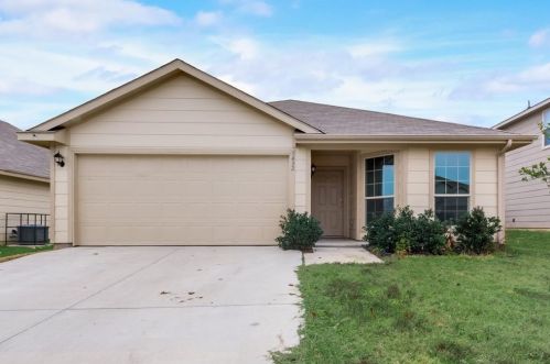1432 Montoya Ln, Fort Worth TX  76119-2664 exterior