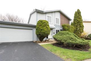 774 Yosemite Trl, Keeneyville, IL 60172-1261