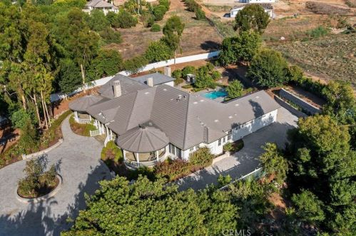 1015 Tiger Tail Dr, Riverside CA  92506-5423 exterior