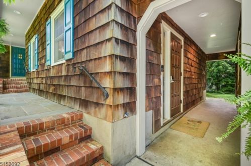 21 Primrose Trl, Morristown, NJ 07960-6746