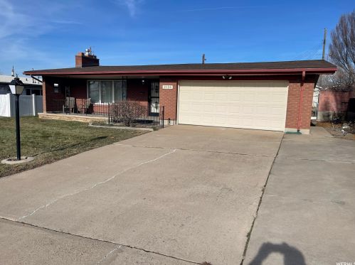 2126 5700, Roy, UT 84067-2328